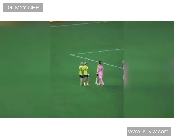 与足球明星同框的难忘瞬间让我感受到梦想的力量与激情的碰撞