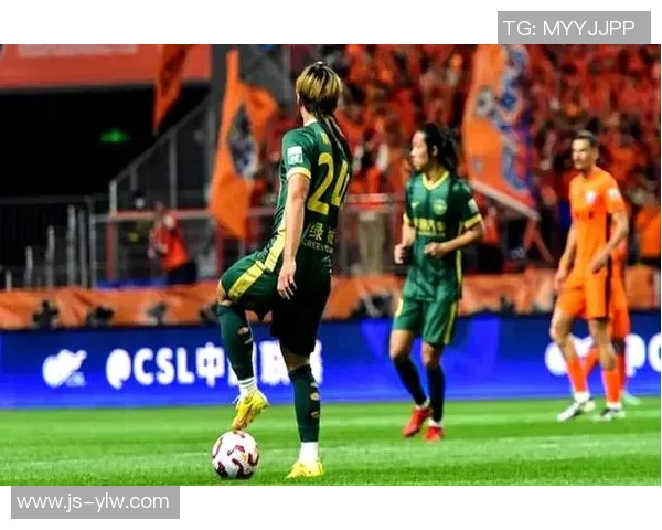 女子专访足球明星背后的故事与感人瞬间全记录视频分享